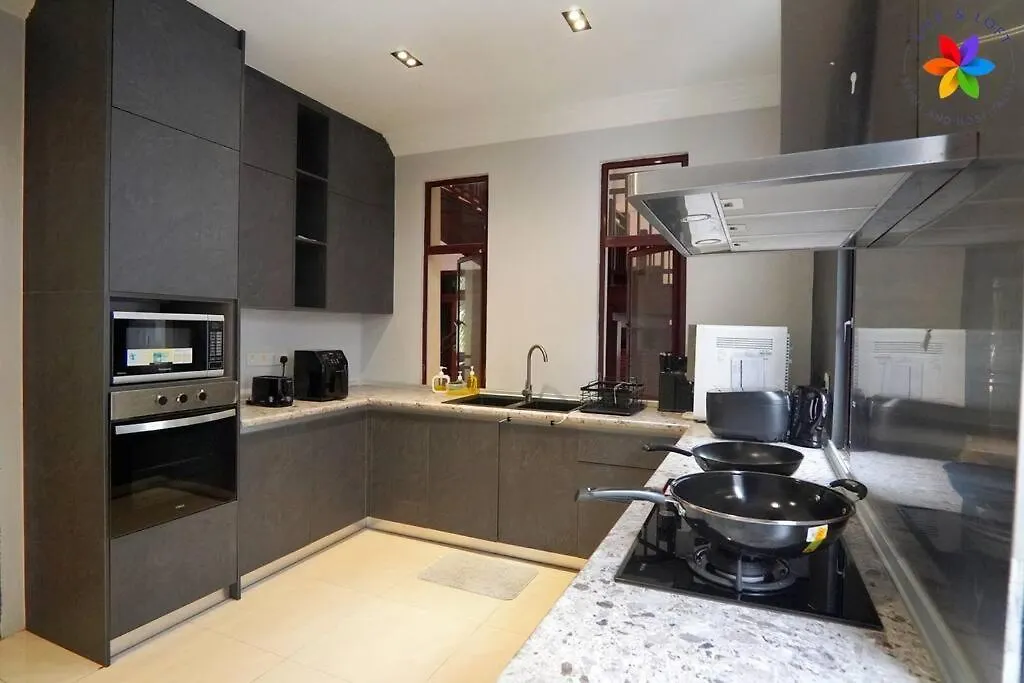 Damansara Villa With Pool - Electronic Dart, Bbq, Karaoke Kuala Lumpur